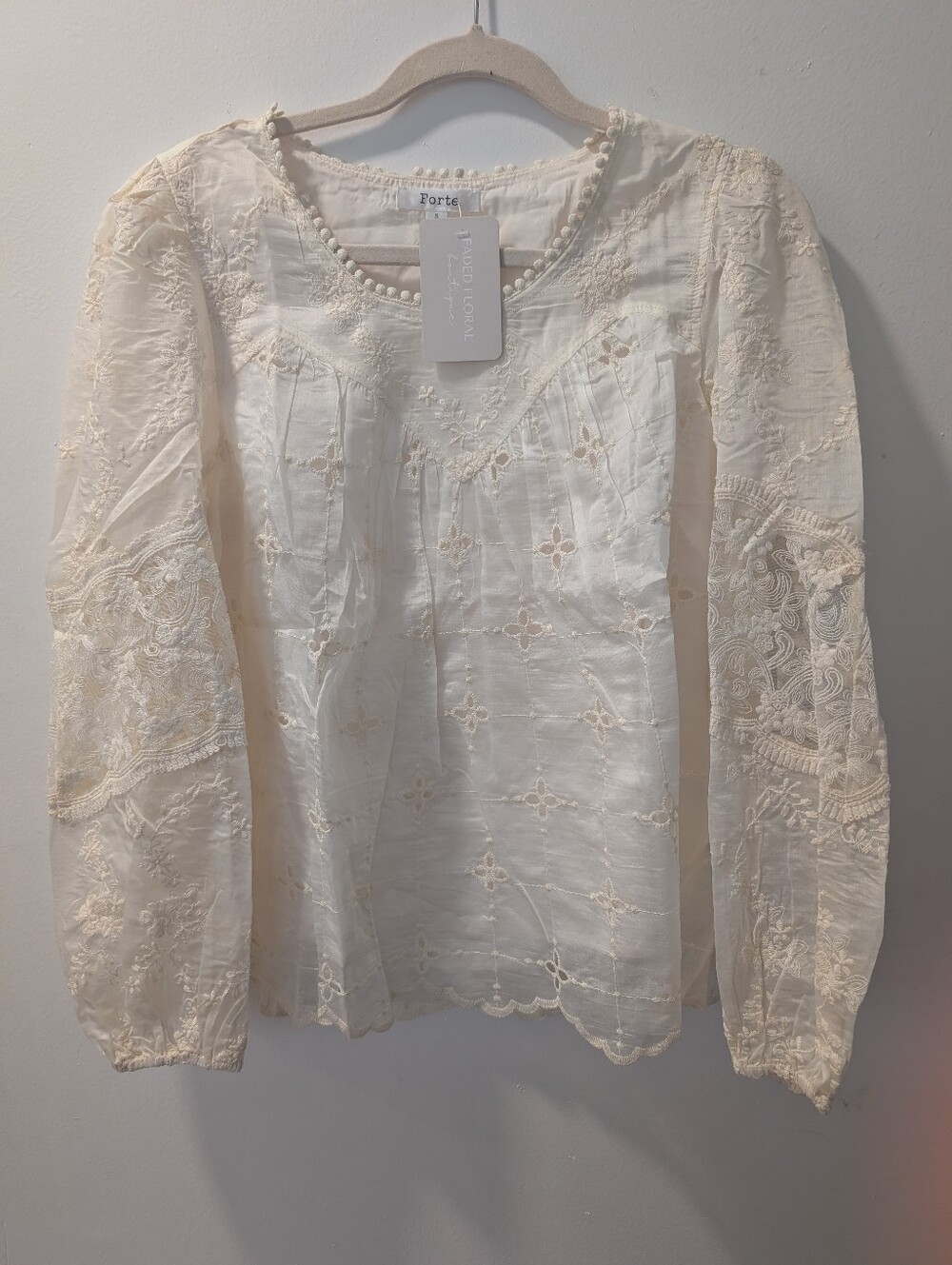 Boheme Cream Colored Lace Long Sleeve Top Lined Size S NWOT $59